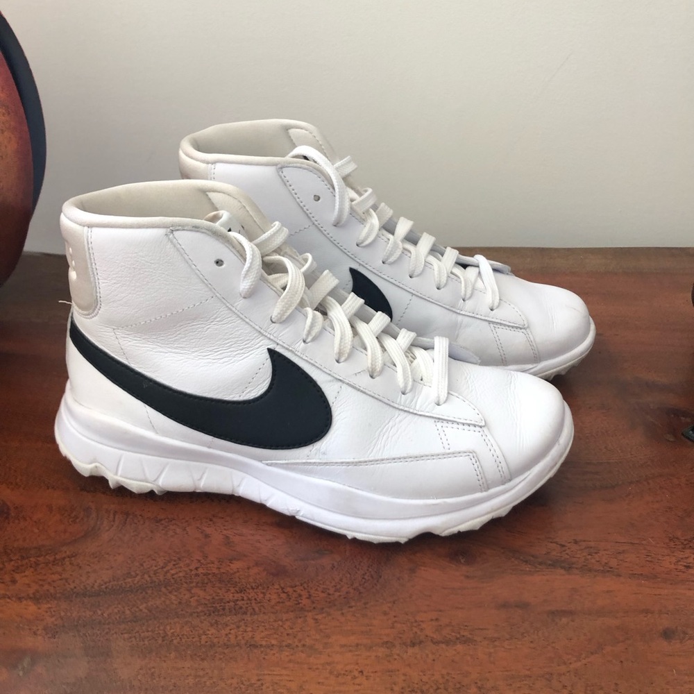 Nike high top tennis shoes ladies 8